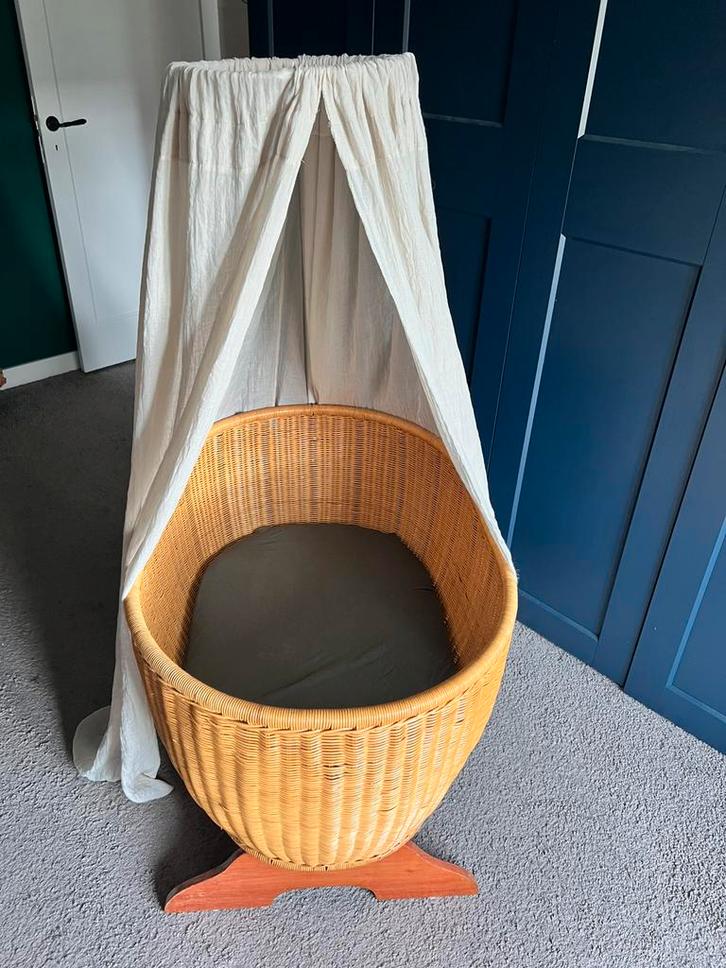 Rotan ledikant, Kinderen en Baby's, Babywiegjes en Ledikanten, Zo goed als nieuw, Ledikant, Ophalen