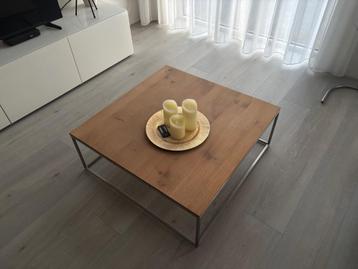 Eikenhouten salontafel beschikbaar voor biedingen
