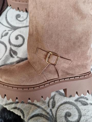 Nieuwe laarzen maat 40 beschikbaar voor biedingen