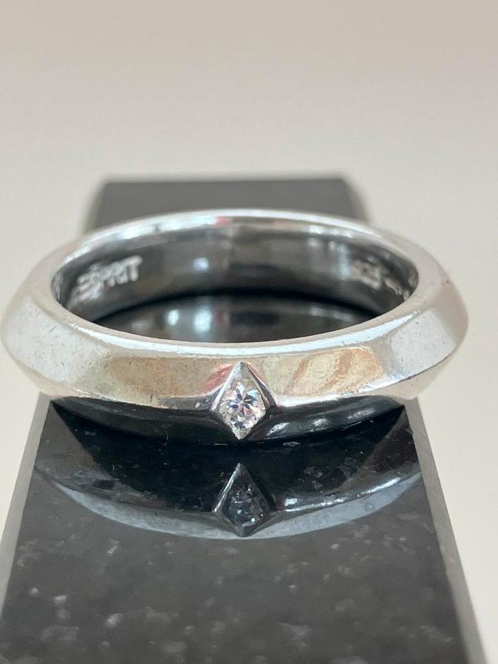 Zeer fraaie ring vsn Esprit, Sieraden, Tassen en Uiterlijk, Ringen, Zo goed als nieuw, Dame, 18 tot 19, Zilver, Ophalen of Verzenden