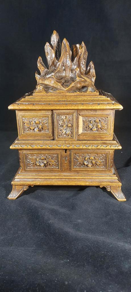 Antieke Houten Sieradendoos met Snijwerk, Antiek en Kunst, Antiek | Overige Antiek, Ophalen of Verzenden