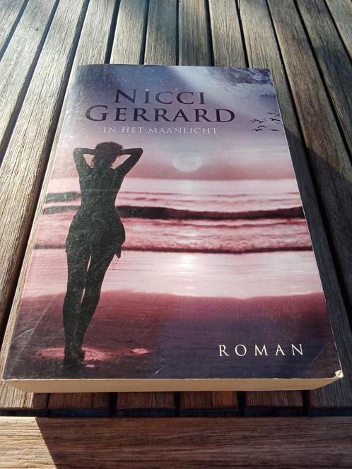 In Het Maanlicht -Nicci Gerrard, Boeken, Literatuur, Zo goed als nieuw, Nederland, Ophalen of Verzenden