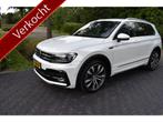 Volkswagen Tiguan 2.0 TSI 4WD R-LINE 221PK AUT, LEER, ADAPT., Gebruikt, 4 cilinders, 2500 kg, Wit