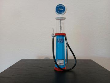 Ford benzine pomp 1:18 beschikbaar voor biedingen