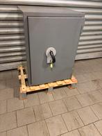 Grote degelijke winkel kluis met stortkluis, Ophalen, Zo goed als nieuw