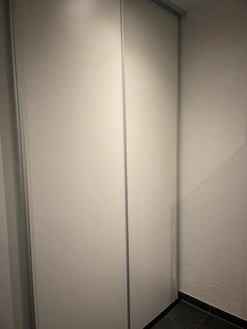 2 Schuifdeuren met aluminium rail (boven) beschikbaar voor biedingen