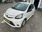 Toyota Aygo 1.0 12V Vvt-i 5DRS 2012 Wit, Auto's, Toyota, Voorwielaandrijving, Euro 5, Stof, Zwart