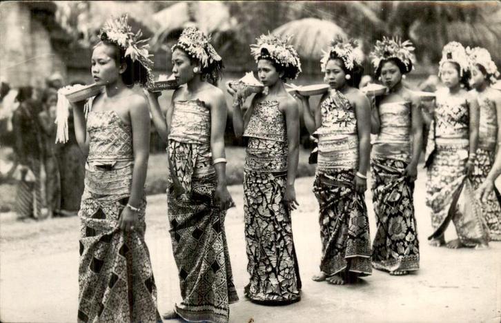 Nederlands Indië - Fotokaart - Dans Bali Den Pagar Pasar, Verzamelen, Ansichtkaarten | Nederland, Gelopen, 1920 tot 1940, Ophalen of Verzenden