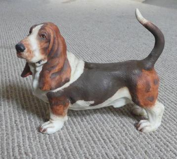 Vaga International Basset hound beeldje hondenbeeld beschikbaar voor biedingen