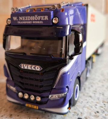 IVECO S-WAY trekker met containeroplegger "Neidhöfer / OOCL" beschikbaar voor biedingen