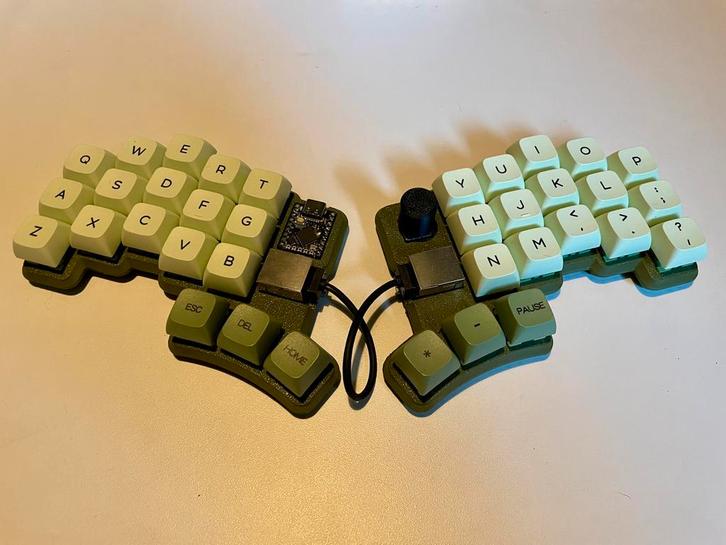 Hotswappable ergonomisch split toetsenbord, Computers en Software, Toetsenborden, Nieuw, Qwerty, Bedraad, Ergonomisch, Opvouwbaar