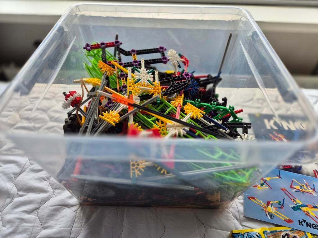Grote partij Knex in plastic doos, Kinderen en Baby's, Speelgoed | Bouwstenen, Ophalen of Verzenden, Zo goed als nieuw, K'nex