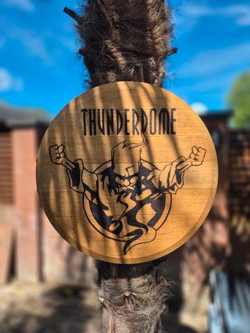 Wijnvat deksel eikenhout wanddecoratie Thunderdome beschikbaar voor biedingen