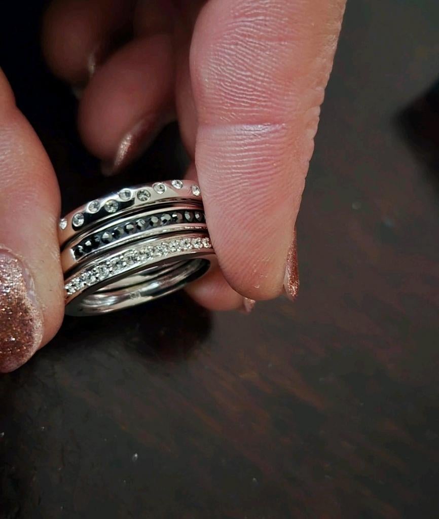 Liora ringenset 3-delig Met Swarovski maat 18 NIEUW, Sieraden, Tassen en Uiterlijk, 18 tot 19, Nieuw, Ophalen of Verzenden, Dame
