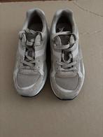 Sneakers dames merk oysho, Kleding | Dames, Schoenen, Beige, Ophalen of Verzenden, Sneakers of Gympen, Onbekend