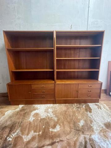 Vintage kasten teakhout beschikbaar voor biedingen