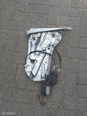 Raammechanisme  L A Renault Megane CC II '03-'09 8201010933 beschikbaar voor biedingen