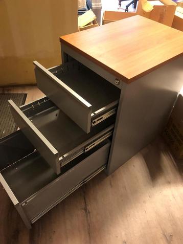 Professioneel Bureau Ladeblok - 3 Laden beschikbaar voor biedingen
