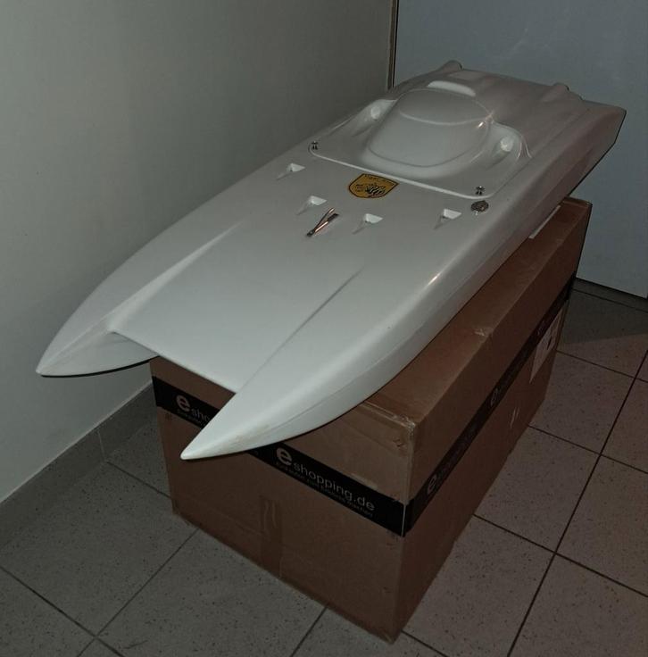 RC Catamaran - Powerboat 1,3 meter, Hobby en Vrije tijd, Modelbouw | Radiografisch | Overige, Nieuw, Ophalen