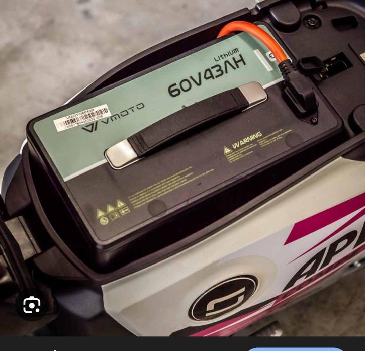 Nieuwe 60 volt lader voor o.a. Super Soco CUX , TS en NIU, Fietsen en Brommers, Brommeronderdelen | Scooters, Nieuw, Overige merken