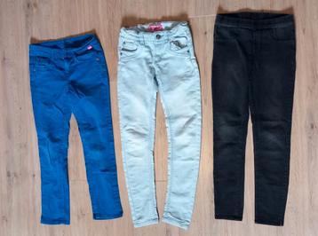 3 Spijkerbroeken maat 134 beschikbaar voor biedingen