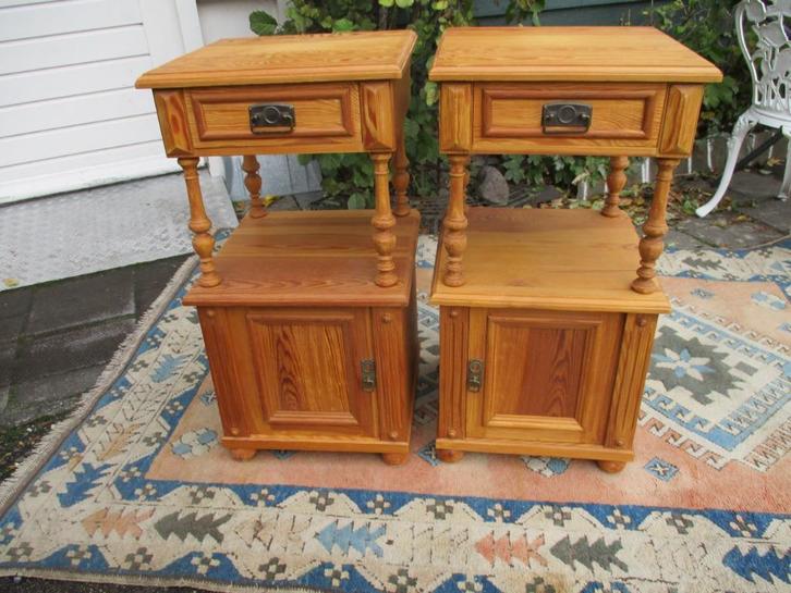 nachtkastjes - 3 setjes  - 2x grenen - 2x berken - 2x eiken, Antiek en Kunst, Curiosa en Brocante, Ophalen