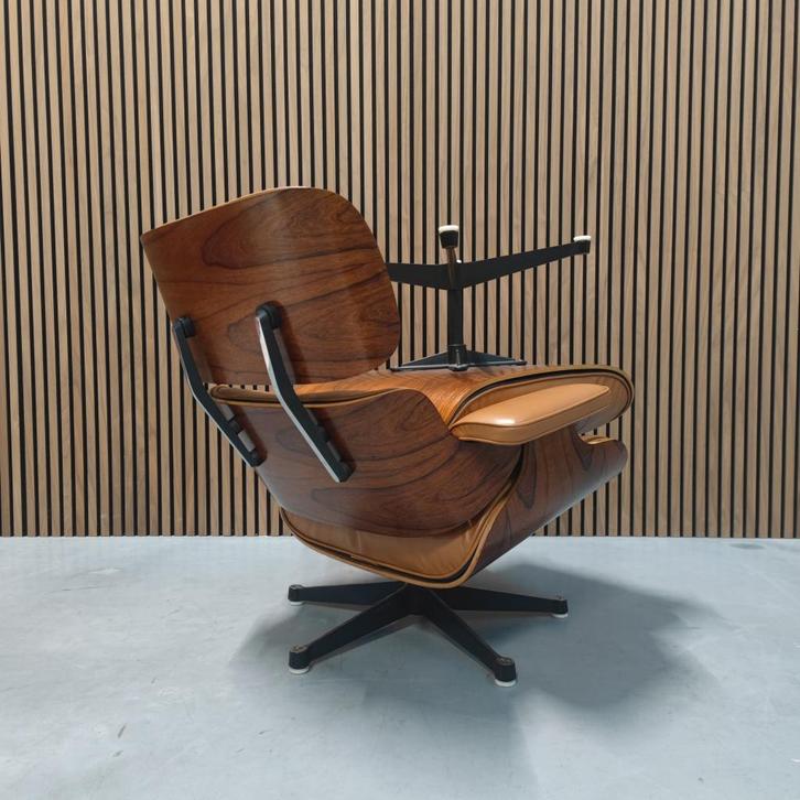 Vitra Eames lounge chair incl. ottoman - Cognac leder, Antiek en Kunst, Antiek | Meubels | Stoelen en Banken, Ophalen of Verzenden