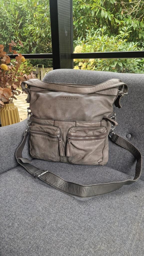 Mooie tas van Liebeskind Berlin, Sieraden, Tassen en Uiterlijk, Tassen | Schoudertassen, Gebruikt, Overige merken, Grijs, Leer