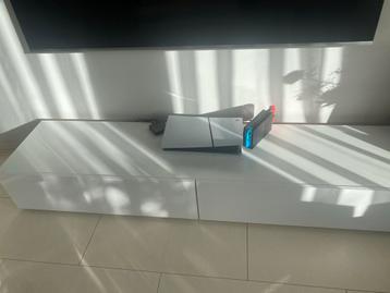 IKEA TV Meubel - Zo Goed Als Nieuw!