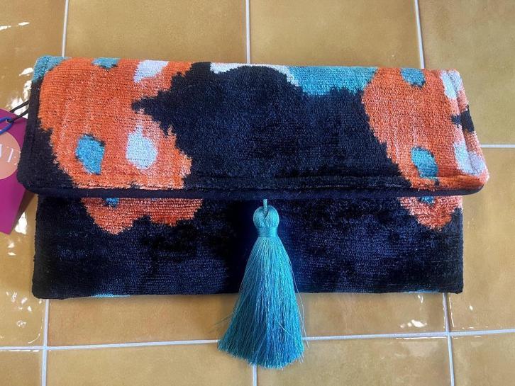 Ikat clutch zwart, oranje, turquoise, Sieraden, Tassen en Uiterlijk, Tassen | Damestassen, Nieuw, Avondtasje, Zwart, Ophalen of Verzenden