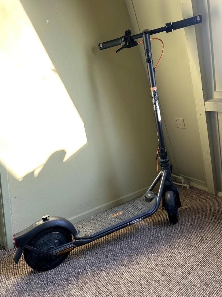 Elektrische step - Ninebot F2 pro powered by Segway, Fietsen en Brommers, Steps, Zo goed als nieuw, Elektrische step (E-scooter)