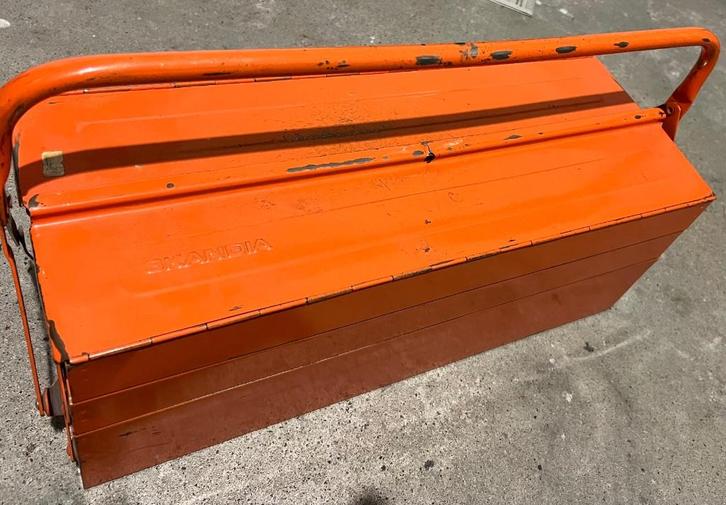 Skandia uitklapbare metalen gereedschapskist met wat inhoud, Doe-het-zelf en Verbouw, Gereedschapskisten, Gebruikt, Gevuld, Ophalen