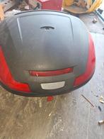 Givi Koffer + 2 Helmen - Scooter Accessoires, Ophalen, Gebruikt