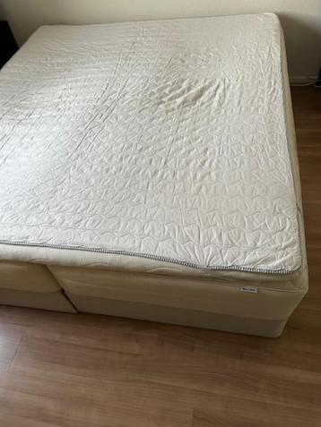 King size twee persoons bed