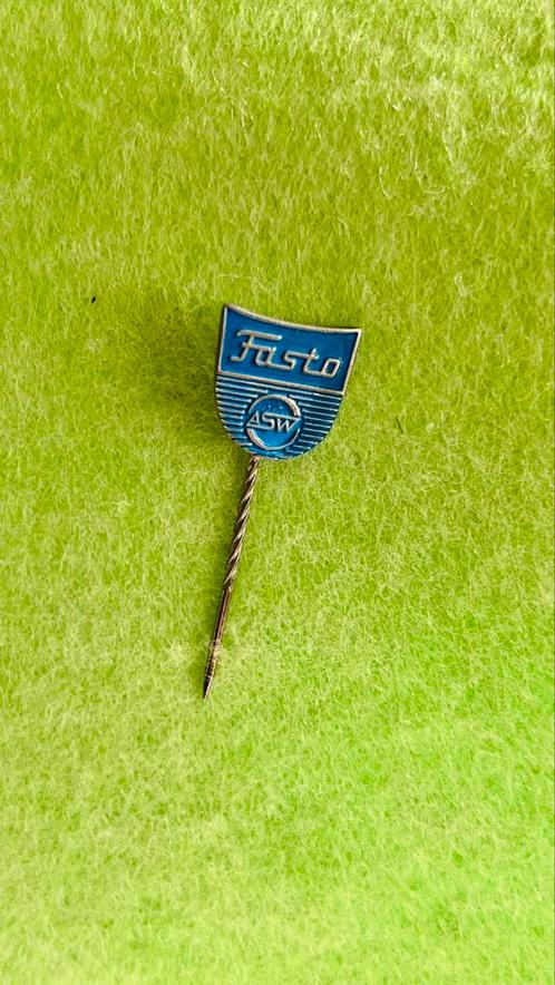Fasto spedje, Verzamelen, Speldjes, Pins en Buttons, Zo goed als nieuw, Ophalen of Verzenden