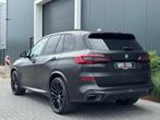 BMW X5 xDrive45e M PACK 395pk PANO ECC 360 CAMERA LEDER SPOR, Automaat, Gebruikt, X5, Zwart