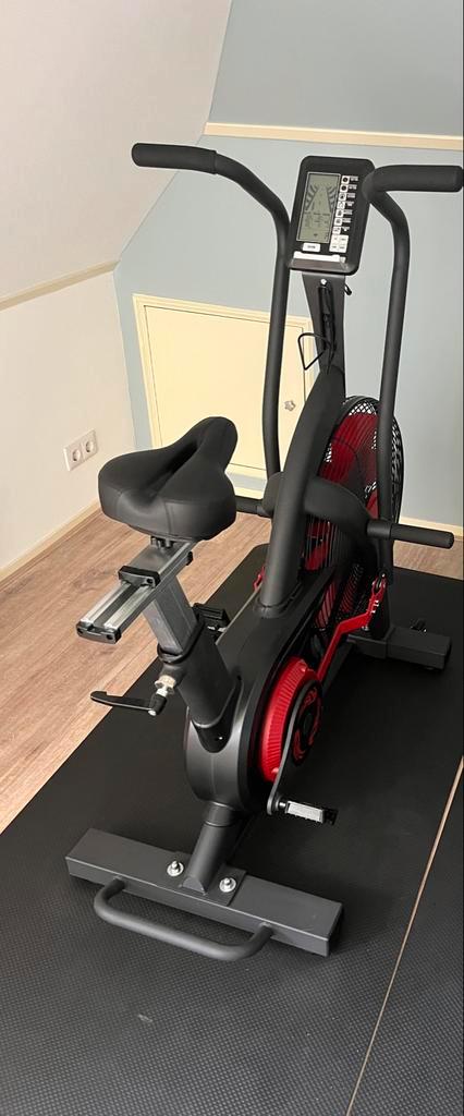 Airbike Plus ZGAN - Garantie tot 2026, Sport en Fitness, Fitnessapparatuur, Zo goed als nieuw, Airbike, Armen, Metaal, Ophalen