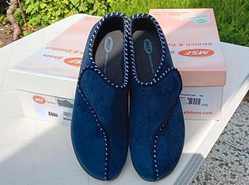 NIEUWE DAMES PANTOFFELS (met klittenband) beschikbaar voor biedingen