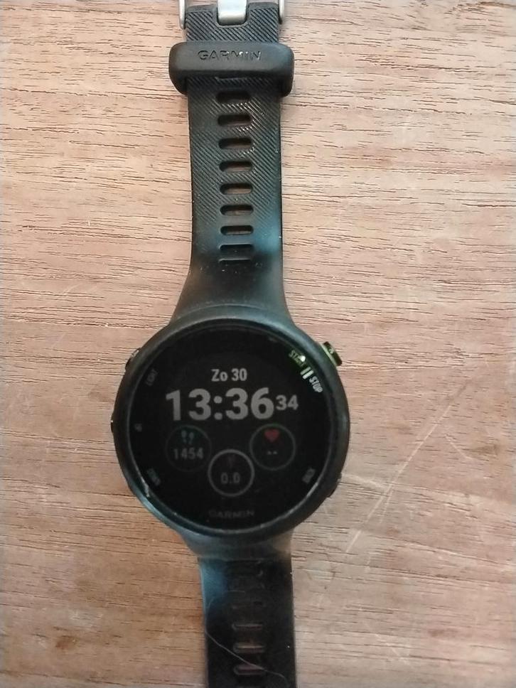 Garmin Forerunner 45 - Prima Staat! met extra's., Sieraden, Tassen en Uiterlijk, Smartwatches, Zo goed als nieuw, Android, Zwart