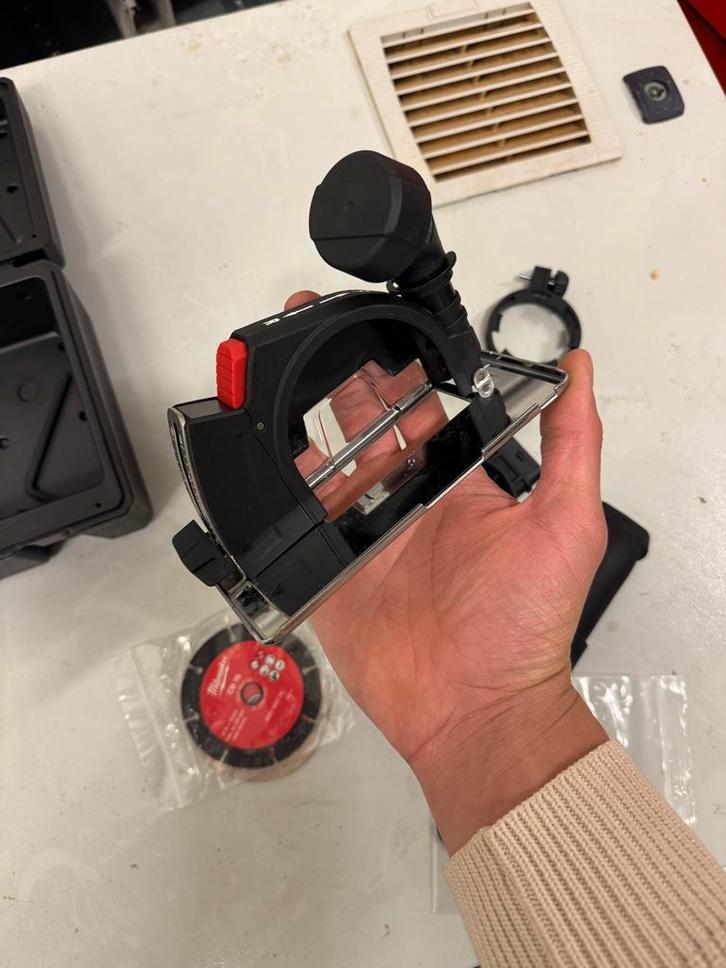 Milwaukee slijpschijven + beschermkap set M12 haakse slijper, Doe-het-zelf en Verbouw, Gereedschap | Slijpmachines, Nieuw, Haakse handslijpmachine