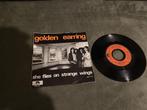 golden earring she flies on strange wings singles, 1960 tot 1980, Ophalen of Verzenden, Zo goed als nieuw