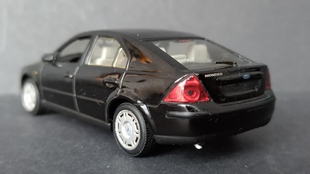 Ford Mondeo Hatchback black 1:43 Minichamps Pol, Auto, Verzenden, Nieuw, Info@minichamps.de