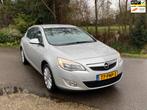 Opel Astra 1.4 Turbo Cosmo met Navi nette Dealerauto, NAP, Te koop, Zilver of Grijs, Benzine, Hatchback