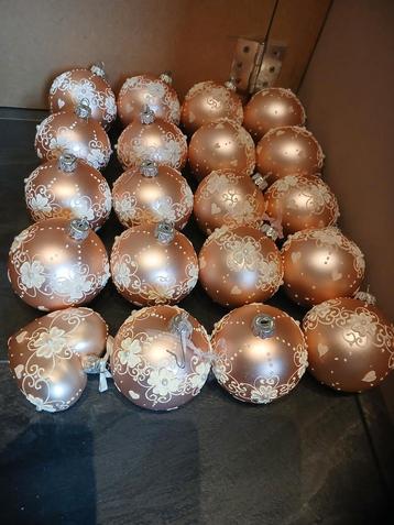 Mooie Kerstballen  beschikbaar voor biedingen