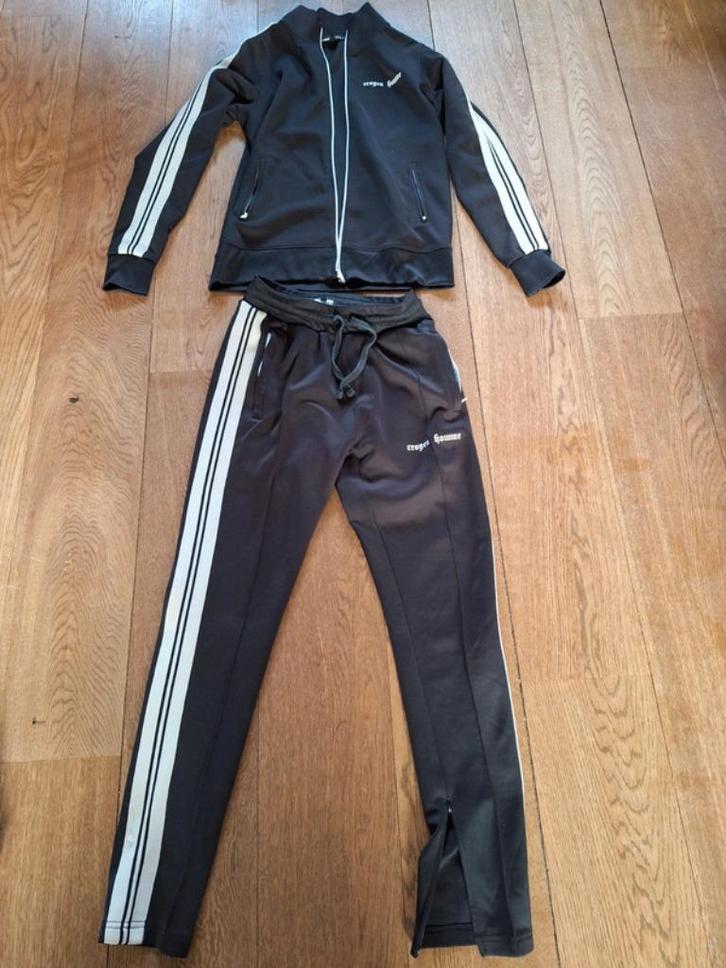 Croyez homme trainings pak / broek en jasje donkerbruin, Kleding | Heren, Sportkleding, Zo goed als nieuw, Overige typen, Maat 46 (S) of kleiner