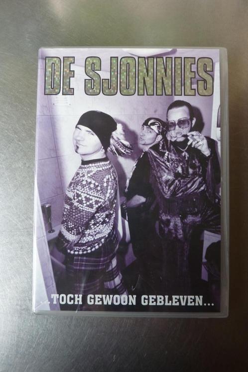 De Sjonnies - Toch Gewoon Gebleven, Cd's en Dvd's, Dvd's | Muziek en Concerten, Muziek en Concerten, Alle leeftijden, Ophalen of Verzenden