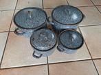 Vier emaille pannen gebruikt voor tuindecoratie., Ophalen, Gebruikt, Rond, Minder dan 25 cm