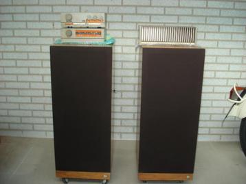 QUAD 33  STEREO + LUIDSPREKERS KEF CANTATA. beschikbaar voor biedingen