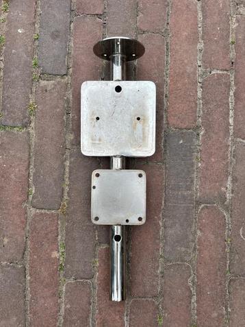 Rvs masttop met plaatjes voor Hella verlichting en fluxgate beschikbaar voor biedingen