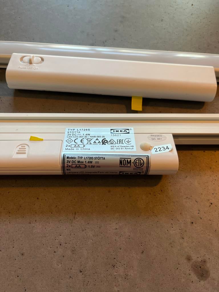 2x IKEA STÖTTA LED kastlampen, wit, Ophalen of Verzenden, Zo goed als nieuw